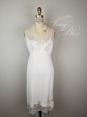 Vintage 1950's Cream Slip with Romantic Floral Lace by Van Raalte Size 36